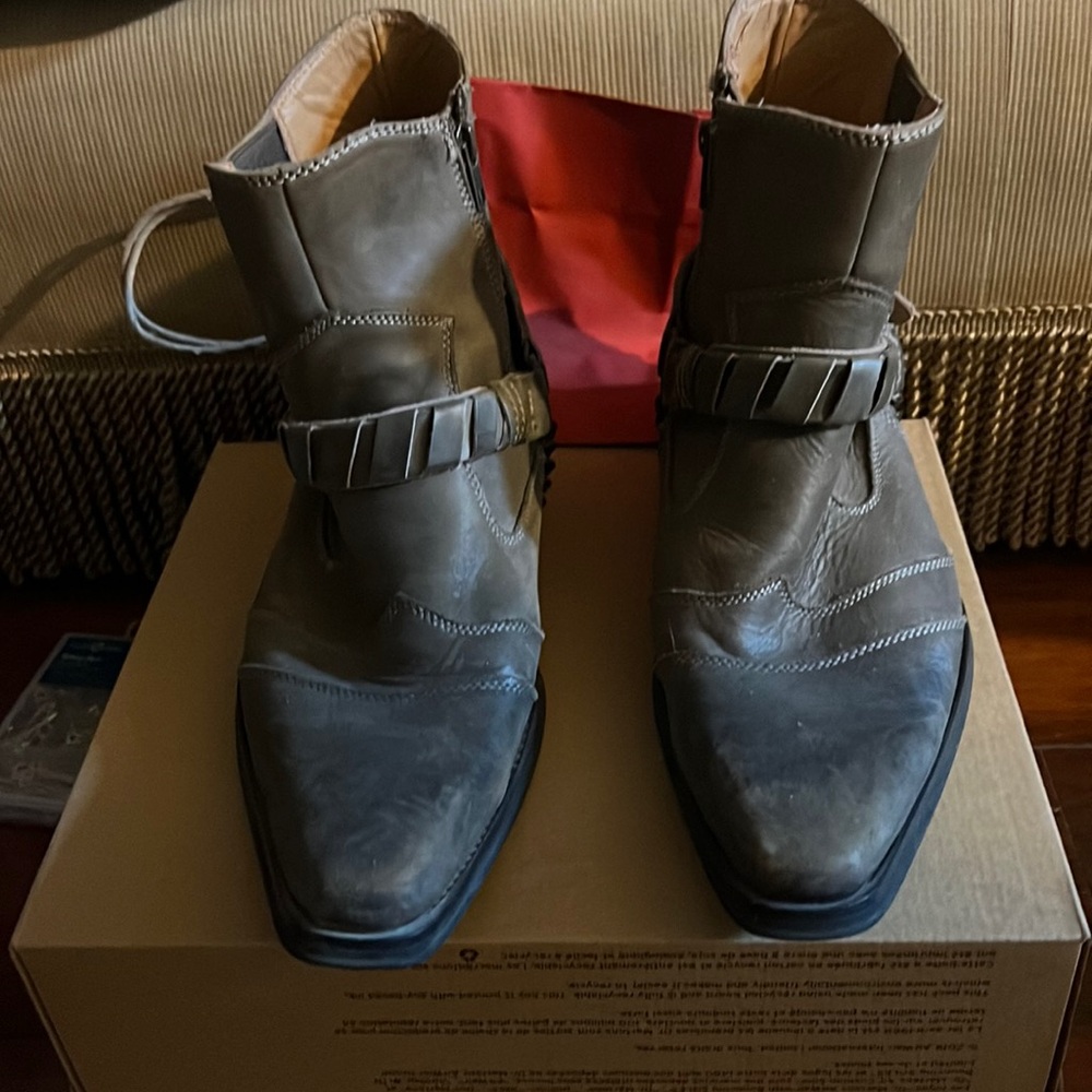 Steve Madden leather boots Sz 10